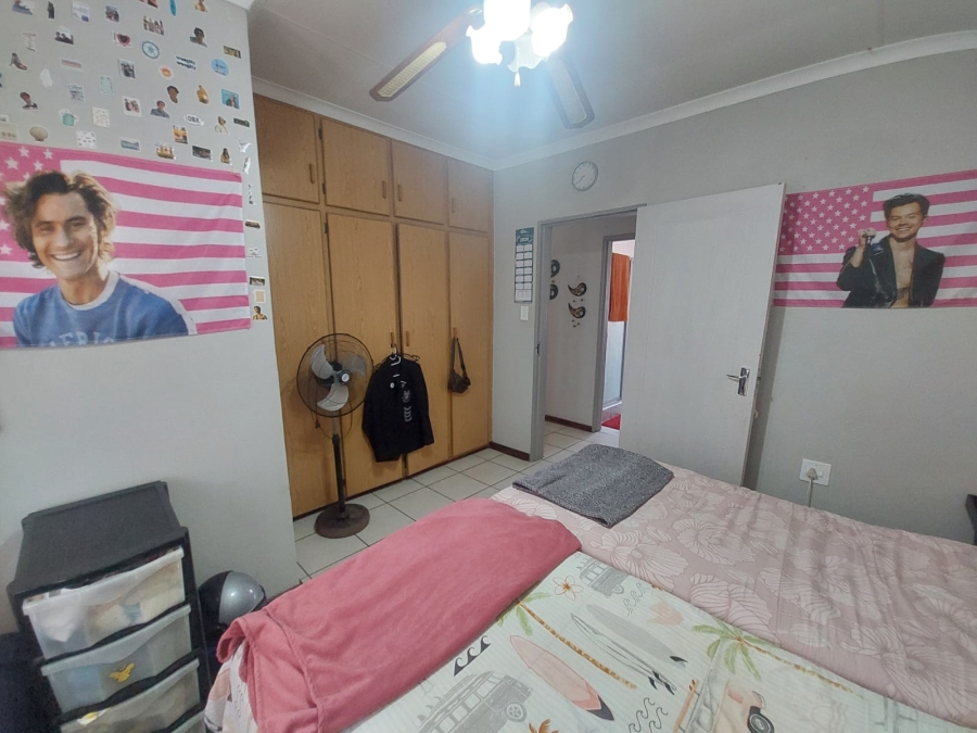 3 Bedroom Property for Sale in Kannoniers Park North West